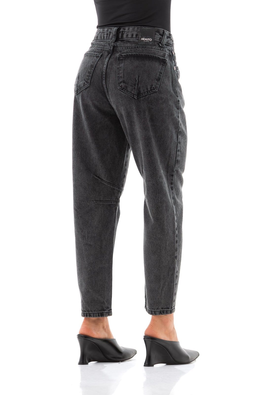 Vista 2 Calça Jeans Feminina Arauto Balloon Black ARAUTO JEANS preto black