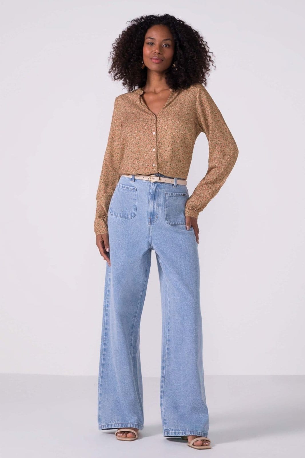 Vista 2 Blusa Feminina Floral Delicada Marialícia Marialícia marrom