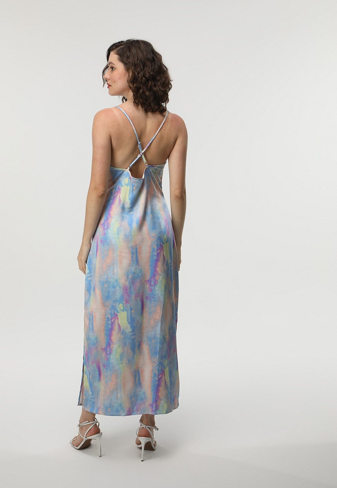 Vista 2 Vestido Cetim Only Midi Fenda Only azul