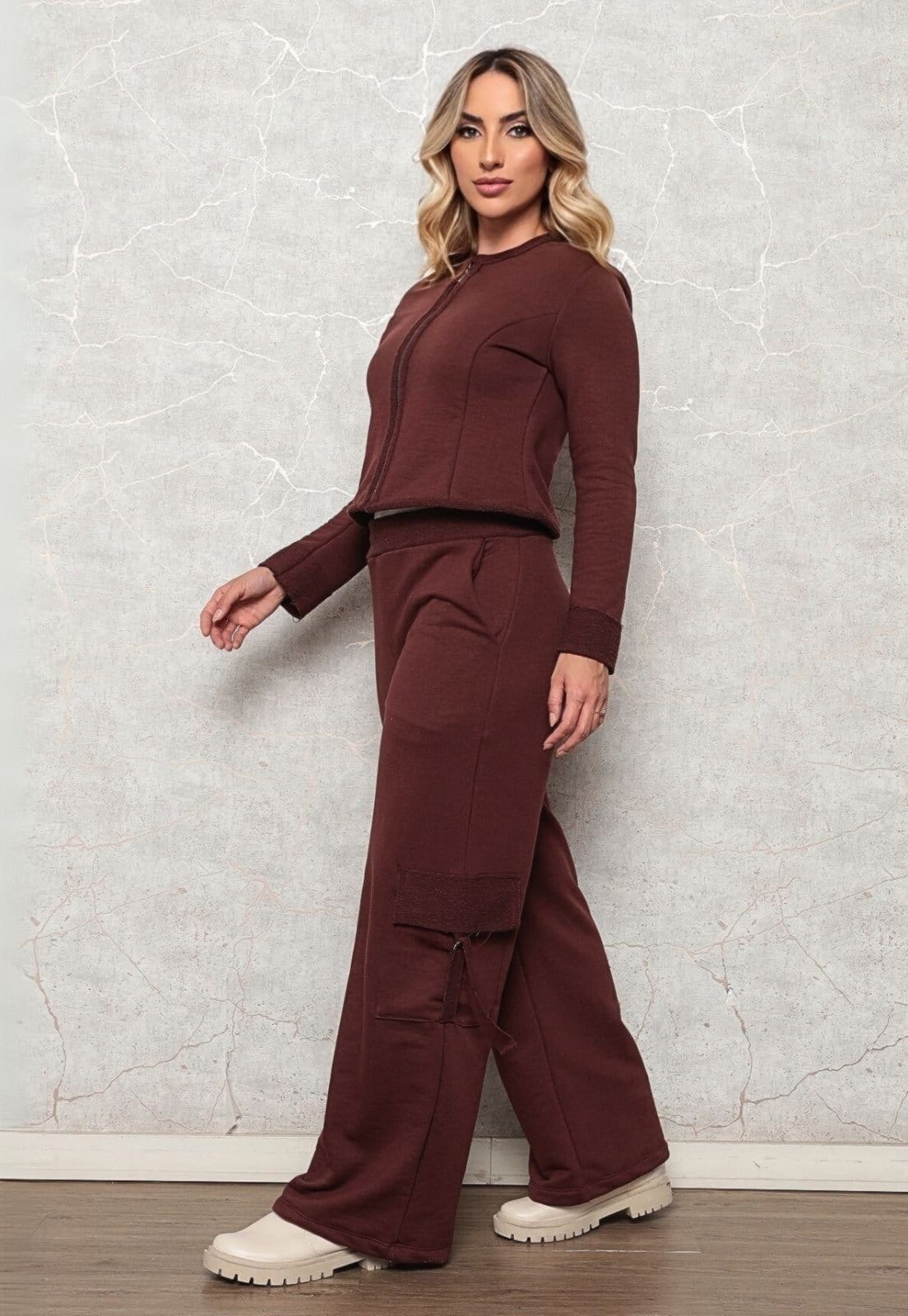 Vista 2 Conjunto Moletom Feminino Blusa Jaquetinha Calça Pantalona Cargo Luxo NKTEX marrom