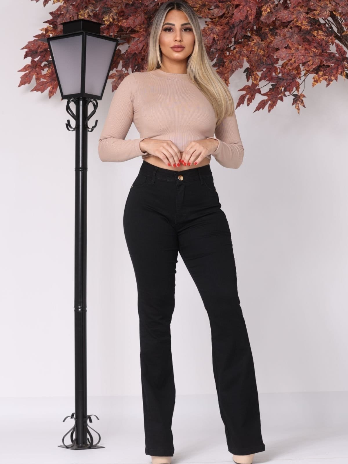 Vista 2 Calça Donna De Paula Flare Preta Boca De Sino Cintura Alta Empina Bumbum Donna de Paula preto