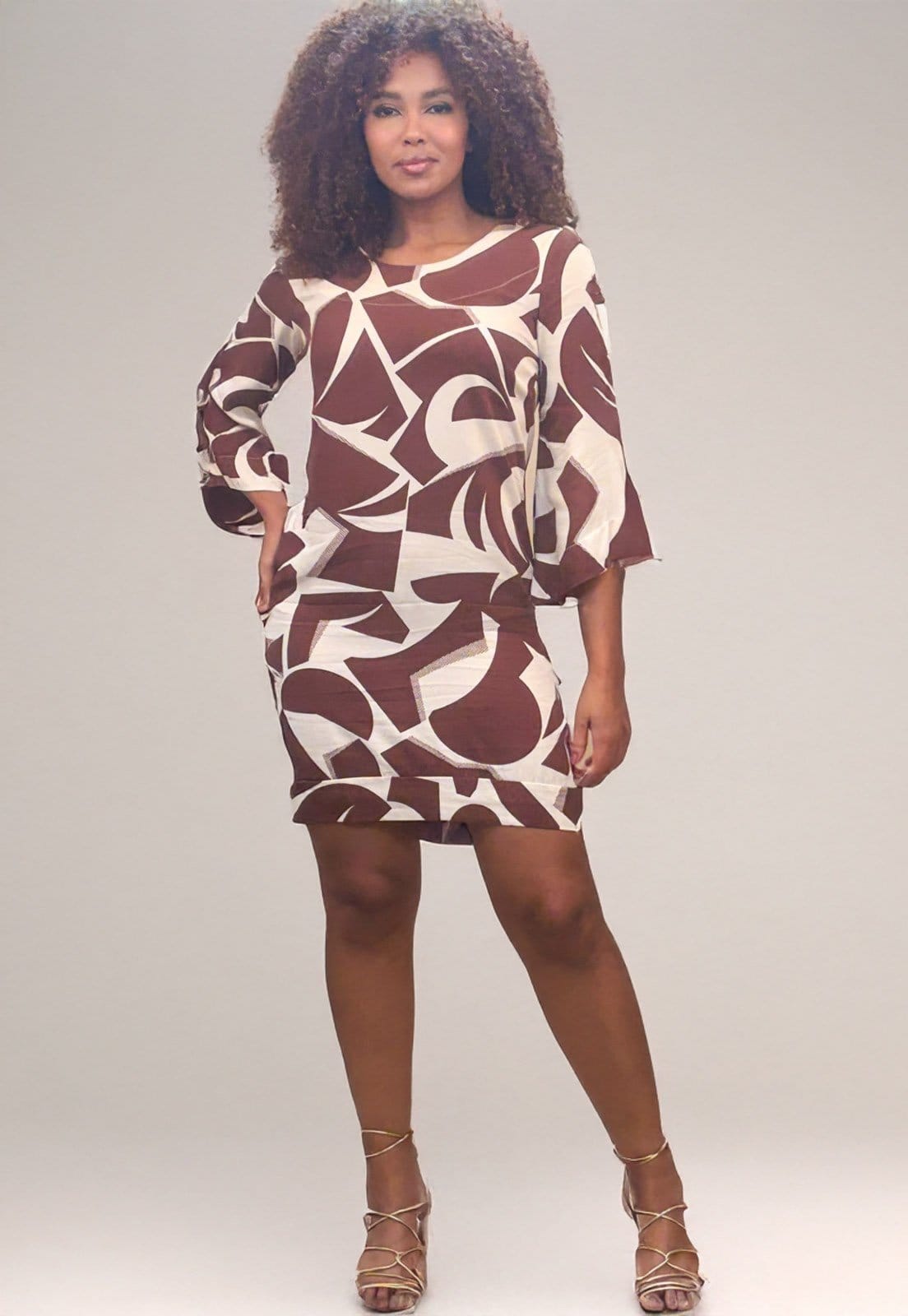 Vista principal Vestido Curto Cabanafree Balli Manga Ampla Estampa Raízes Marrom Cabanafree estampado/off-white