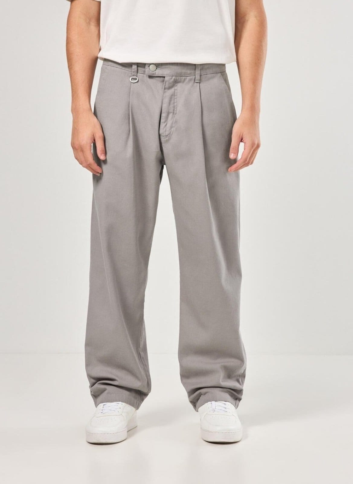 Vista 2 Calça Sarja Alfaiataria Youcom cinza