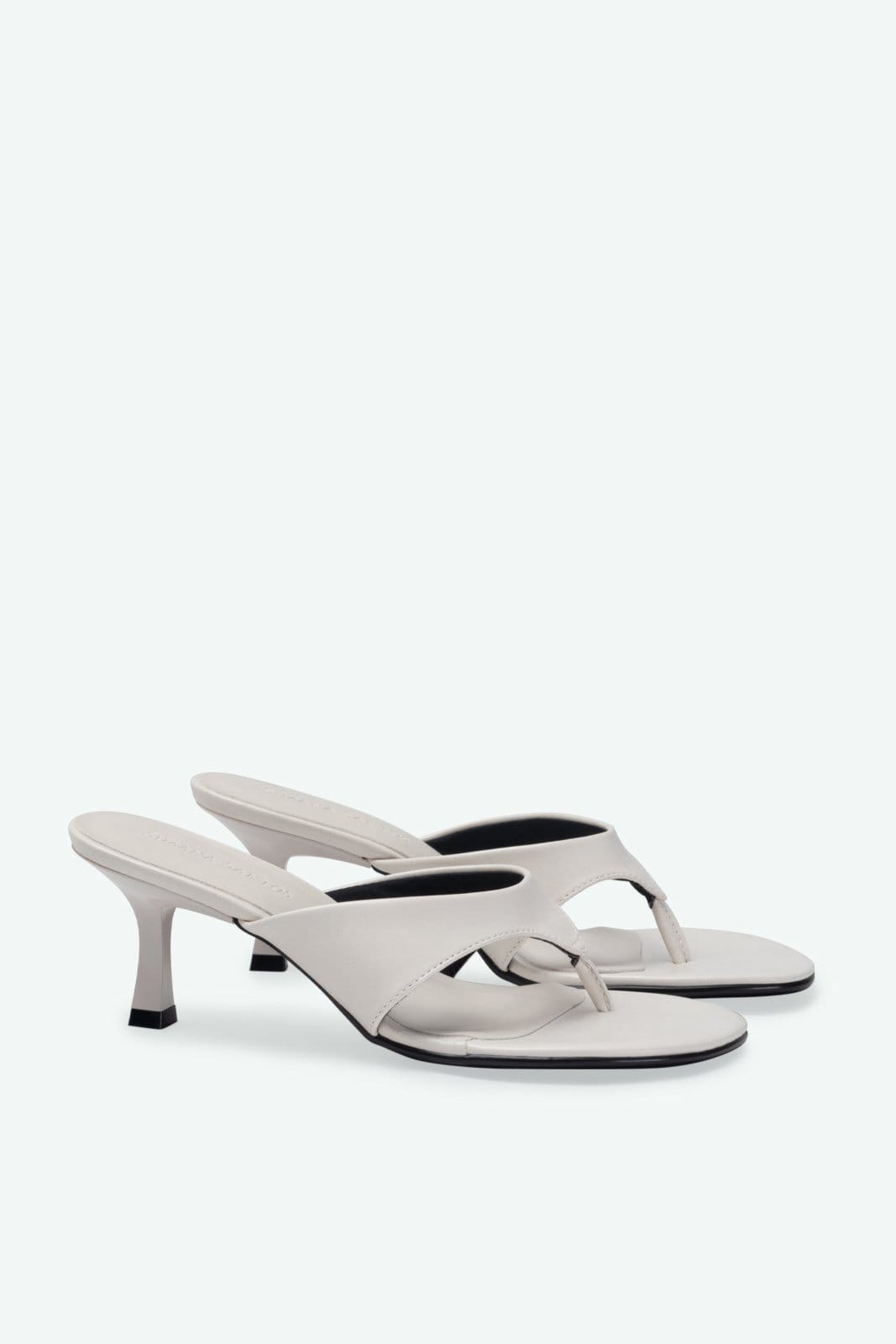 Vista 2 Tamanco Luna Off White Suzana Santos off-white white