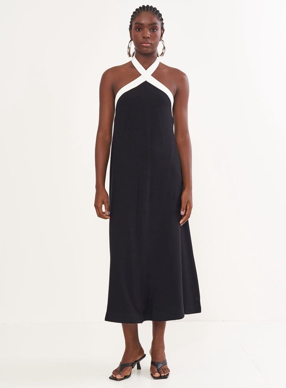 Vista principal Vestido Midi Halter Com Amarração Colcci Colcci preto