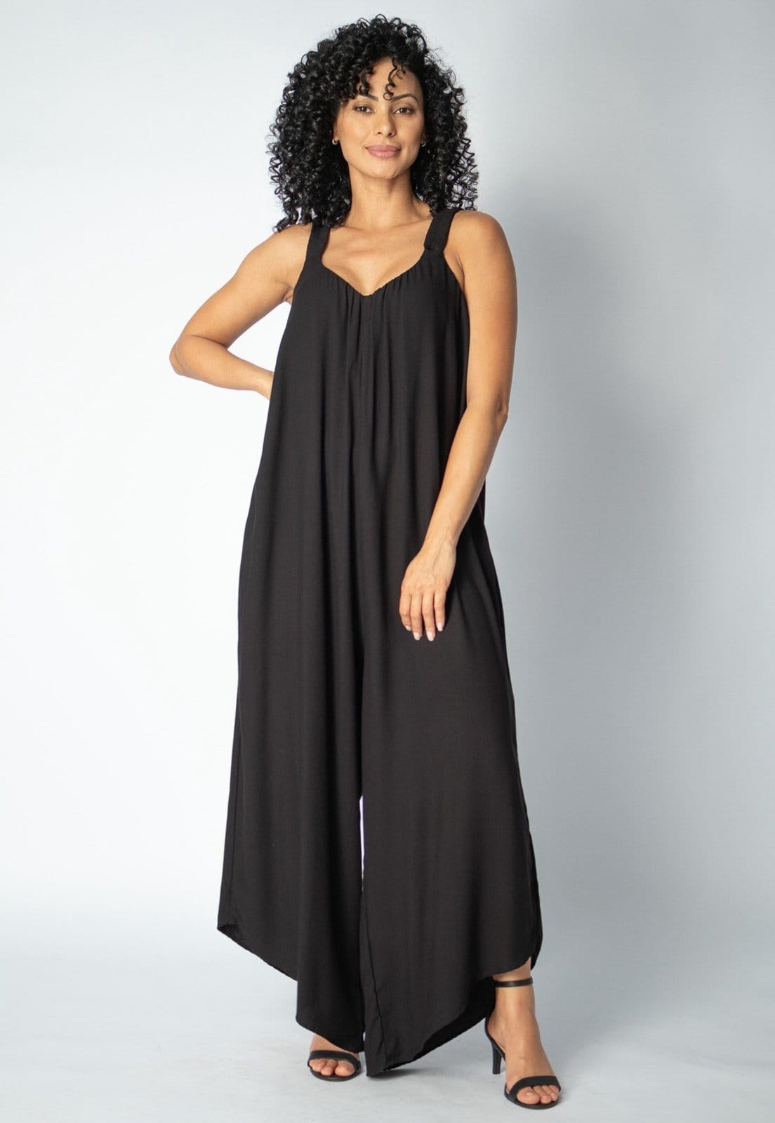 Vista 2 Macacão Saruel Guri Viscose Amazonia Vital Alça com Elástico Amazonia Vital preto