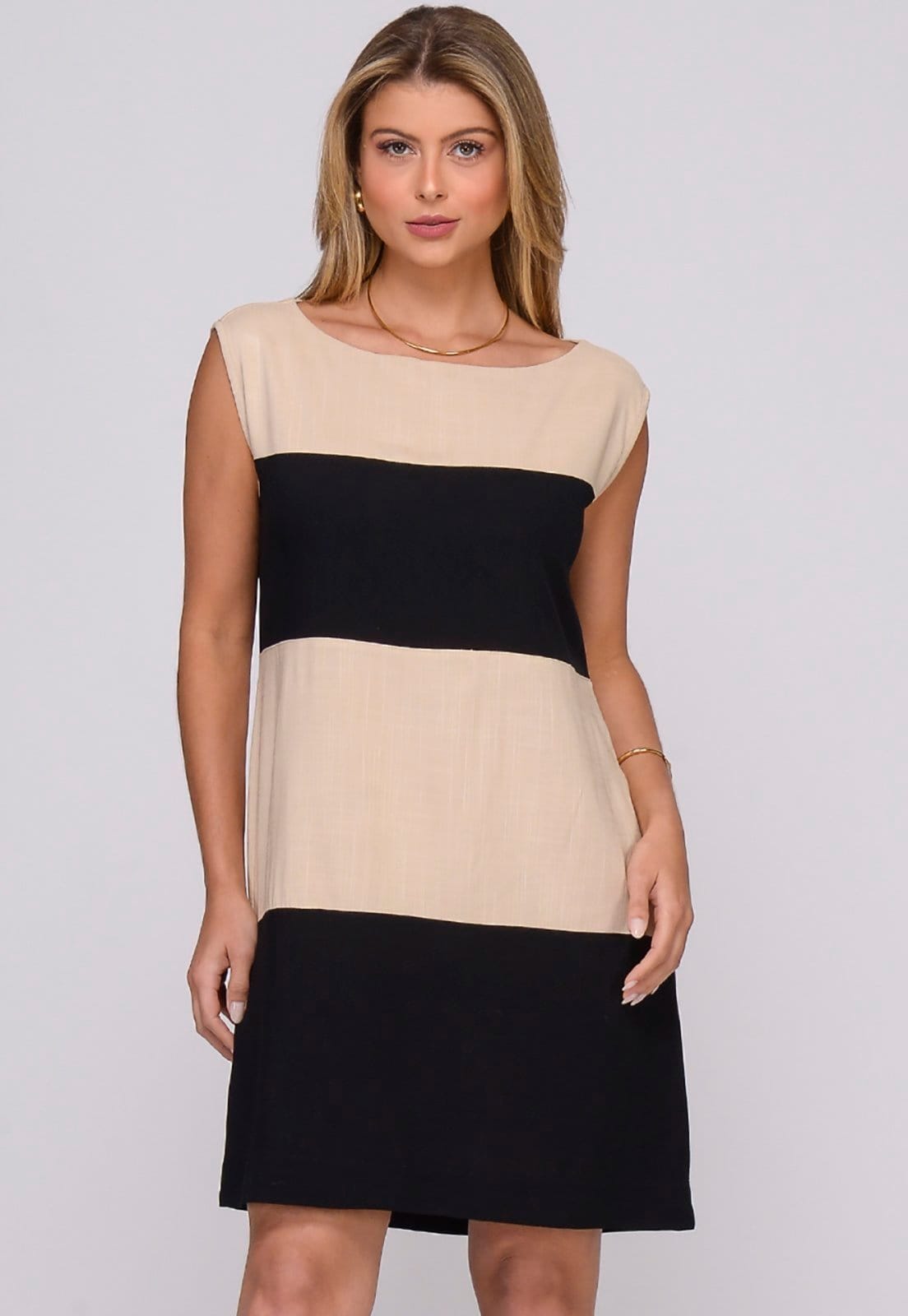 Vestido Curto Sem Mangas B’Bonnie Luara Preto