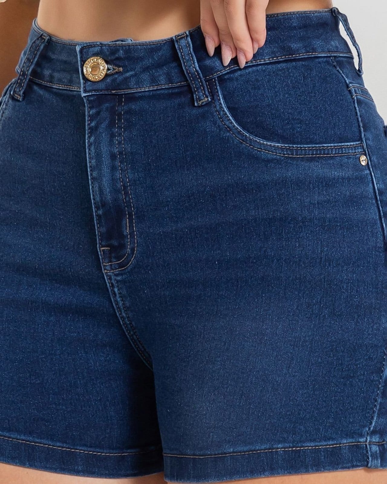 Vista 2 Shorts Feminino Curto - Black Jeans - Verde Claro Black Jeans jeans black