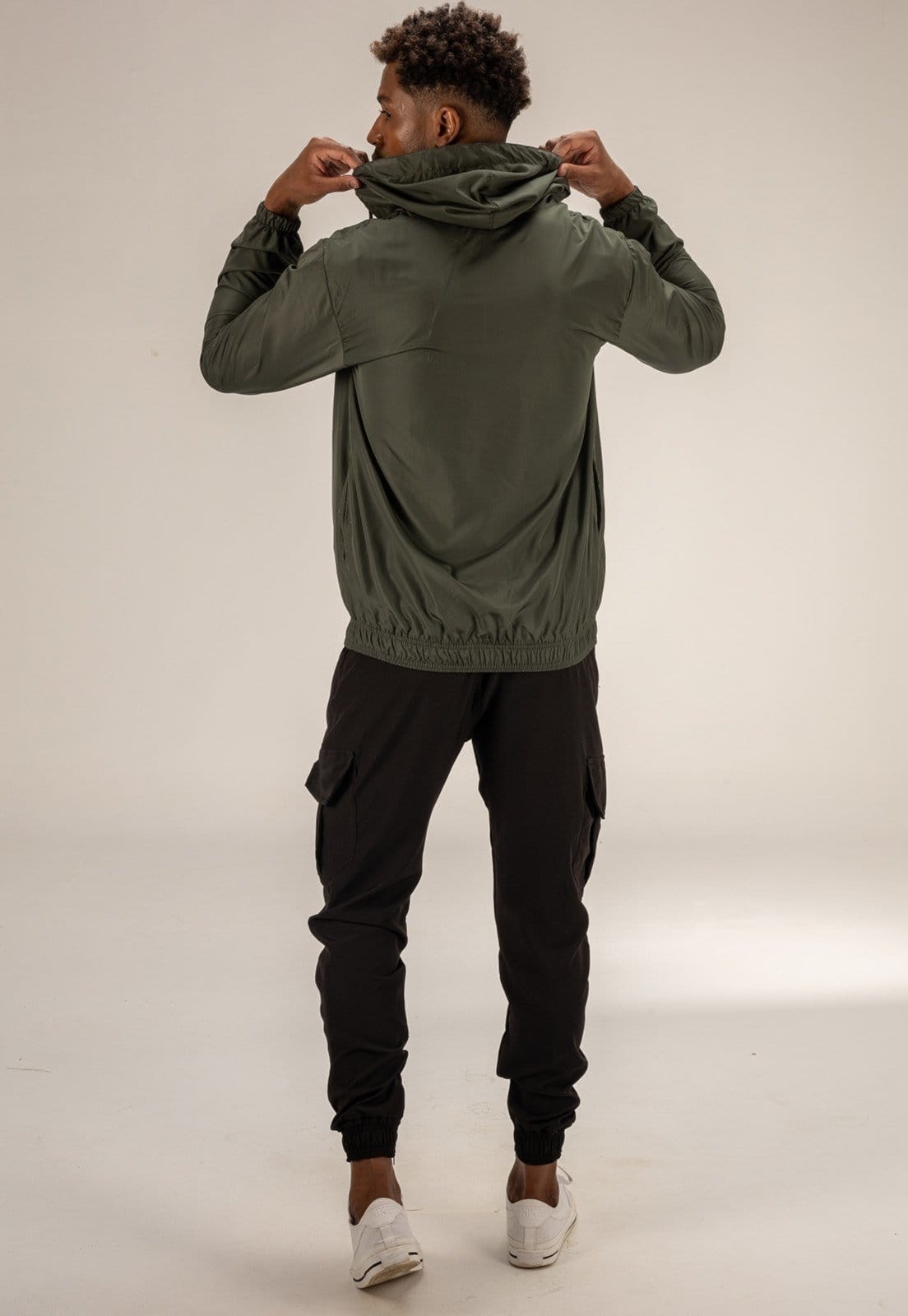 Vista 2 Jaqueta Corta Vento Masculino Classic Treino Com Capuz Gola Alta Dulk verde/verde militar verde