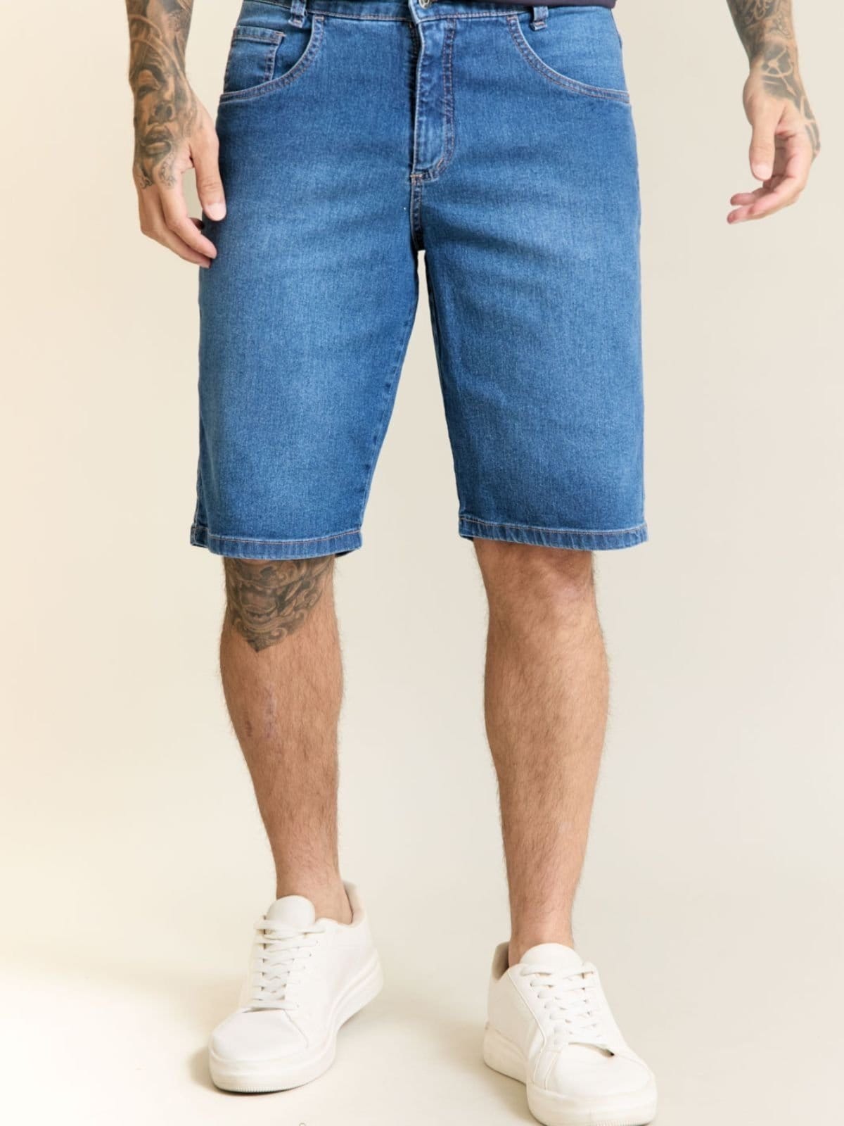 Vista principal Bermuda Jeans Masculina Conforto E Estilo No Seu Dia VHF VARIEDADES azul