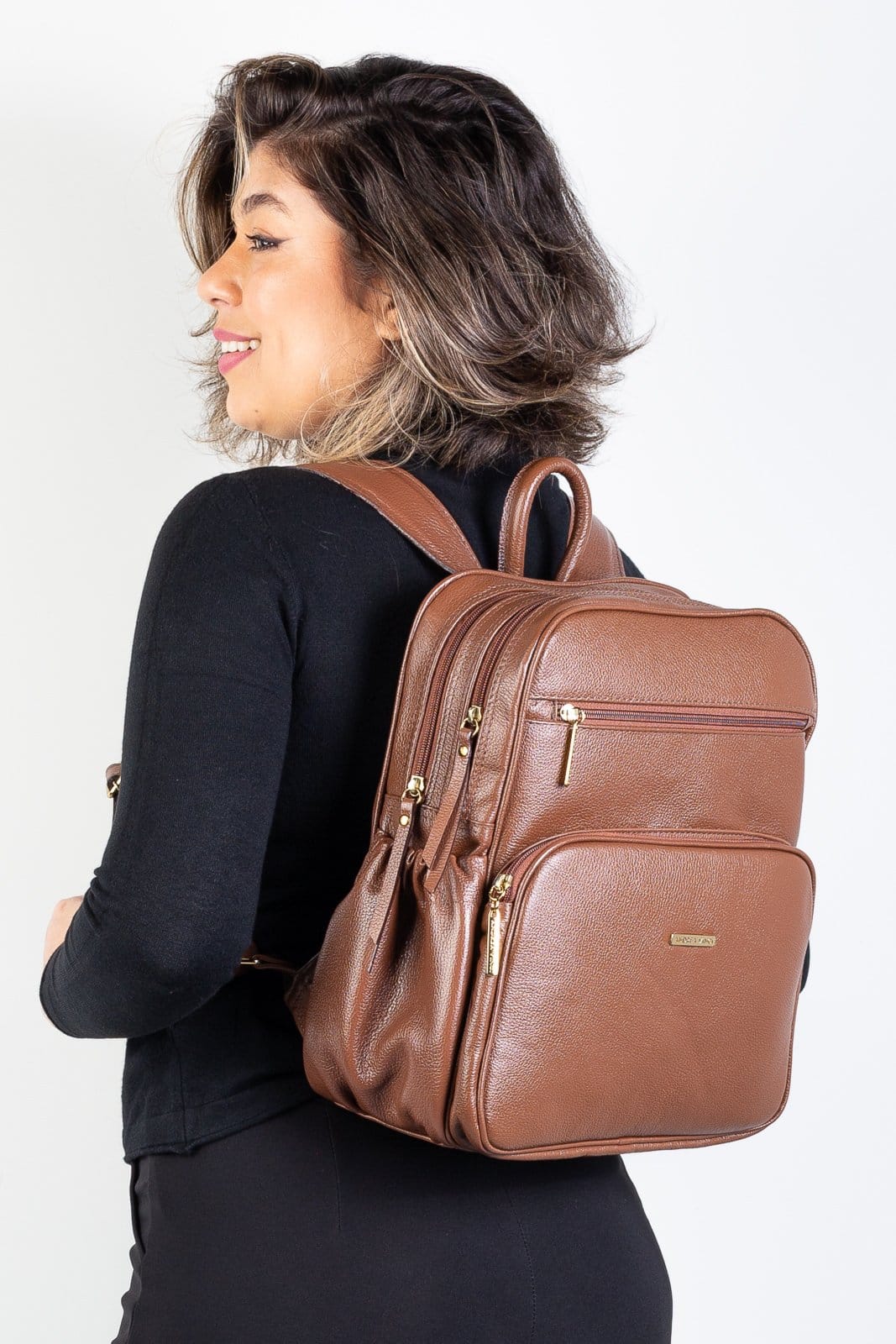 Vista 2 Mochila feminina de couro liso Zaya - Whisky Andrea Vinci vermelho