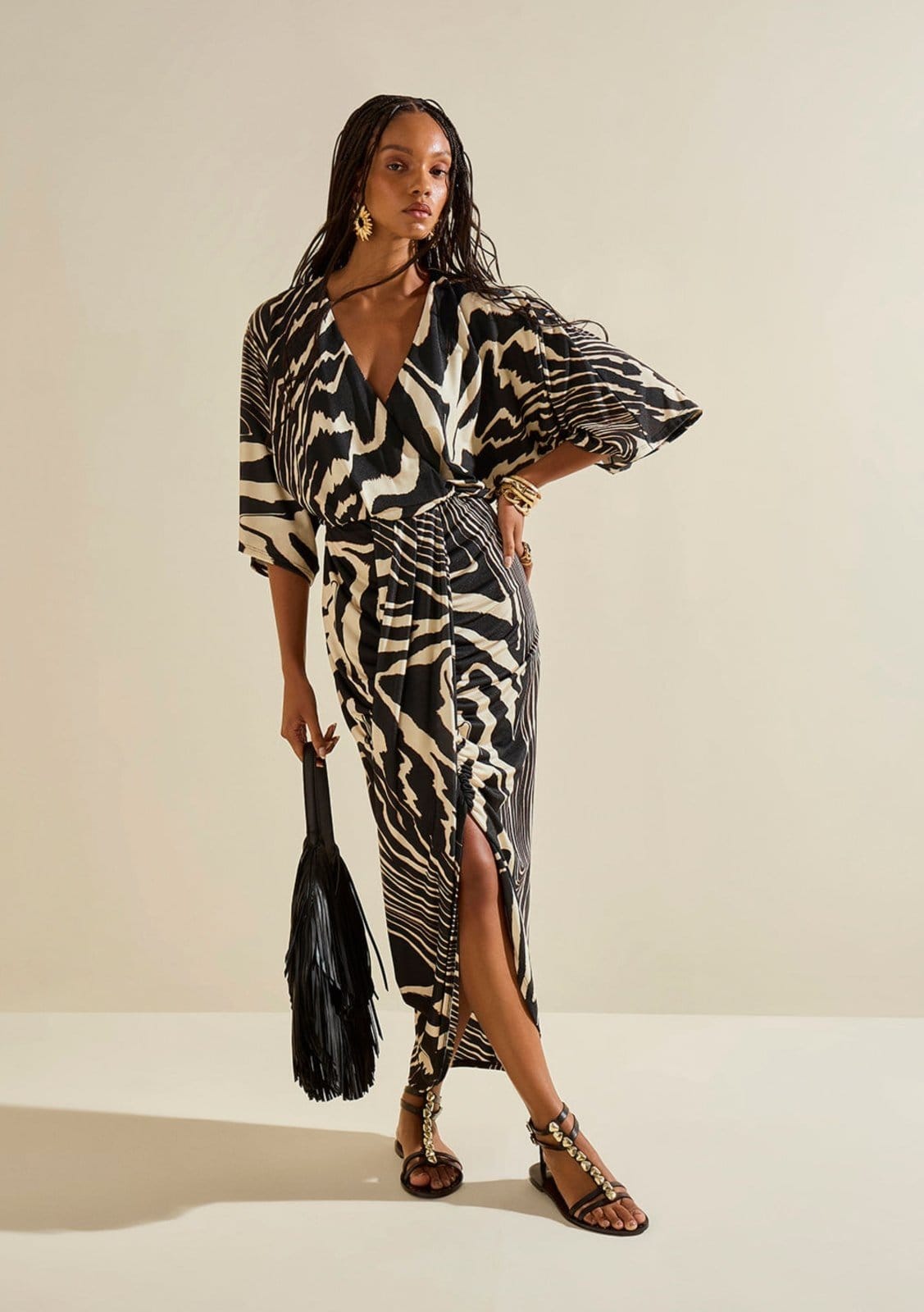 Vestido Morena Rosa Ajustado Decote Costas Manga 3 Quartos Longo Preto