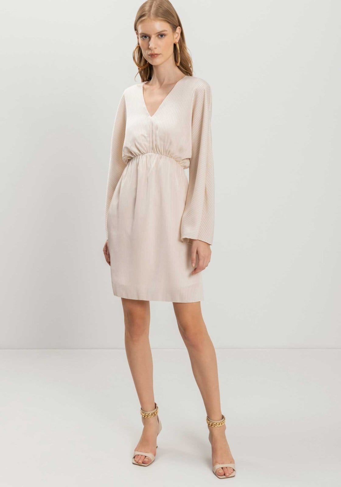 Vestido Lez a Lez Curto De Mangas Longas Com Elástico Na Cintura