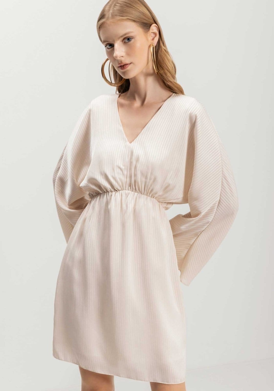 Vista 2 Vestido Lez a Lez Curto De Mangas Longas Com Elástico Na Cintura Lez a Lez bege