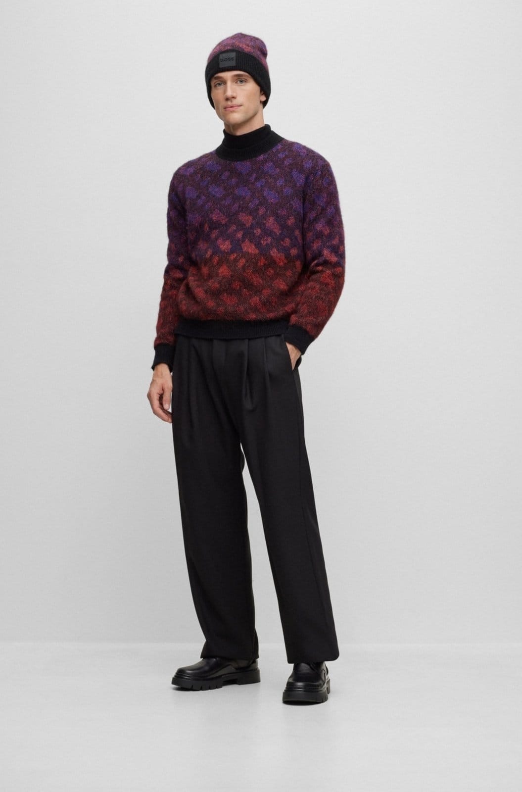 Suéter De Corte Descontraído Com Jacquard De Monograma E Gola Careca Preto - EGG - 2