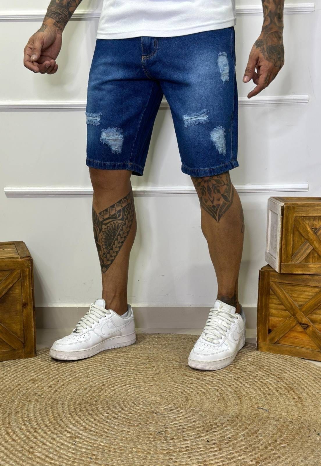 Vista 2 Bermuda Jeans Masculina Tempo Hábil Slim Detalhes Destroyed 5 Estilo azul