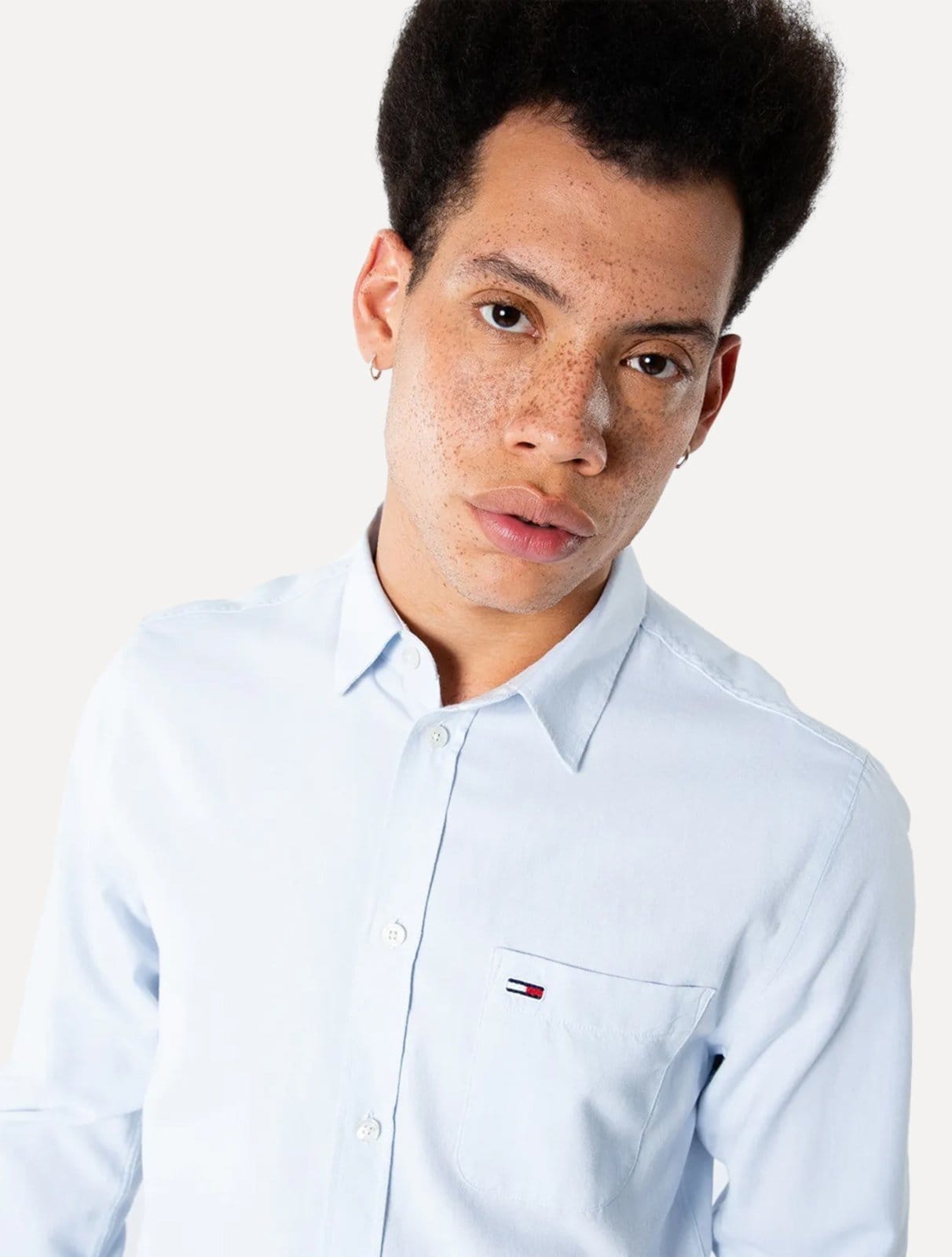 Vista 2 Camisa Tommy Jeans Masculina Regular Classic Oxford Mescla Claro Mescla Tommy Jeans azul