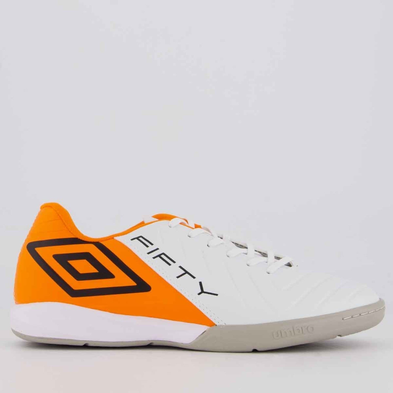 Vista principal Chuteira Umbro Fifty VI Futsal Branca e Laranja Umbro branco