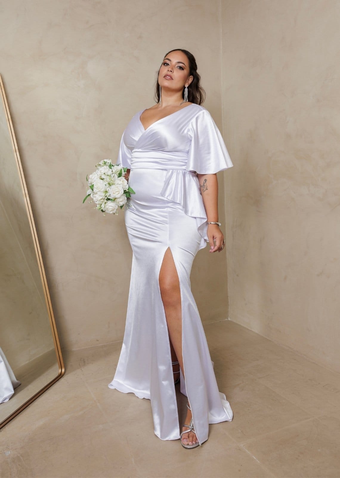 Vestido Longo de Festa Noivas Plus Size Decote em V Tubinho Antonys