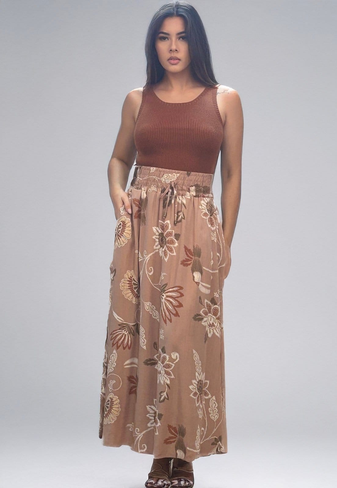 Vista 2 Saia Longa Cabanafree Estampa Marrom Cabanafree off-white