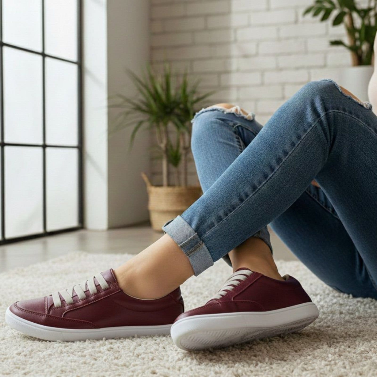 Tênis Feminino em Couro Legítimo Cor Vinho Elástico