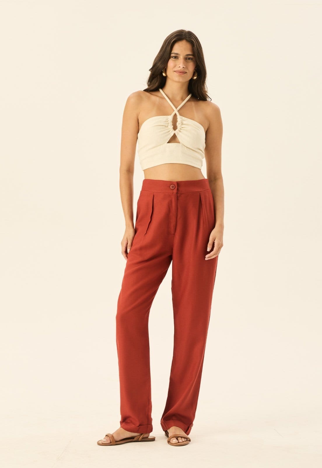 Calça Cenoura Pregas