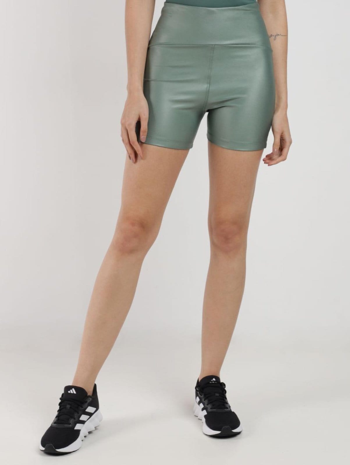 Vista principal Bermuda Cirrê Vels Feminina CLARO Vels verde