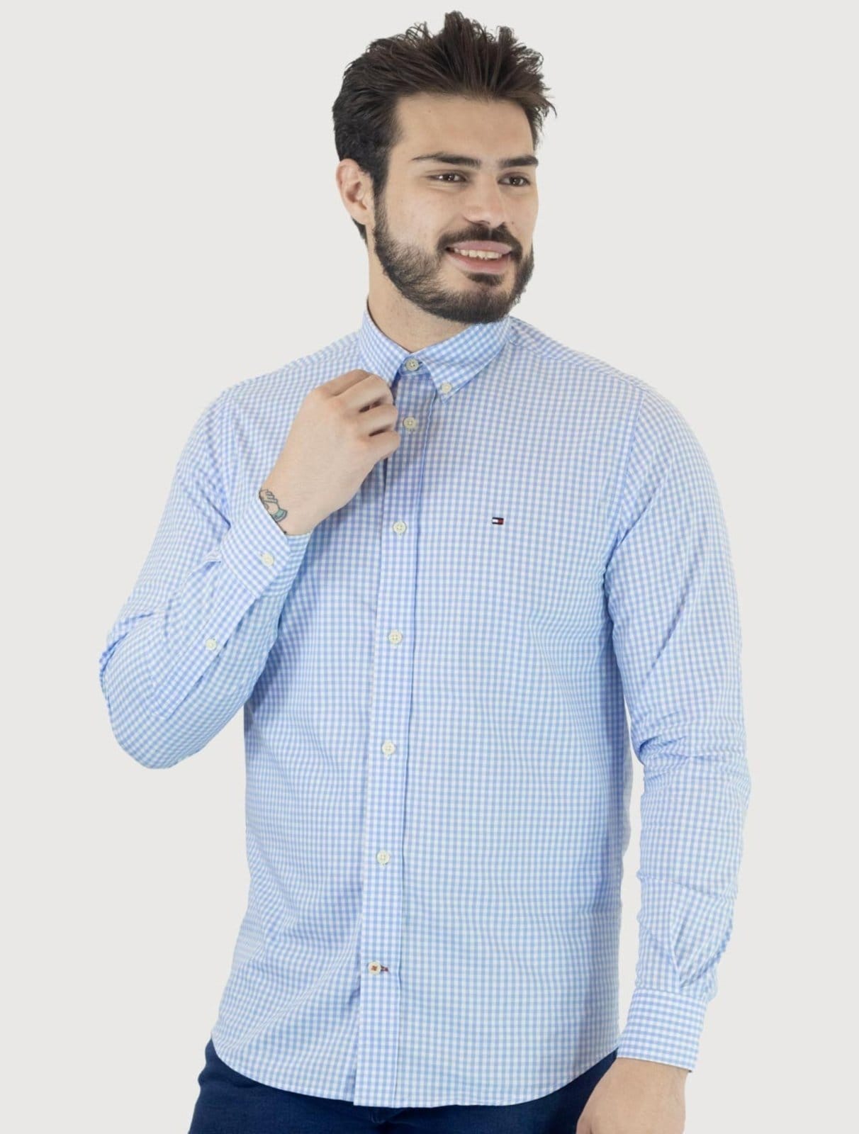 Vista principal Camisa Tommy Hilfiger Masculina Xadrez Gingham Branca/Azul Tommy Hilfiger xadrez azul