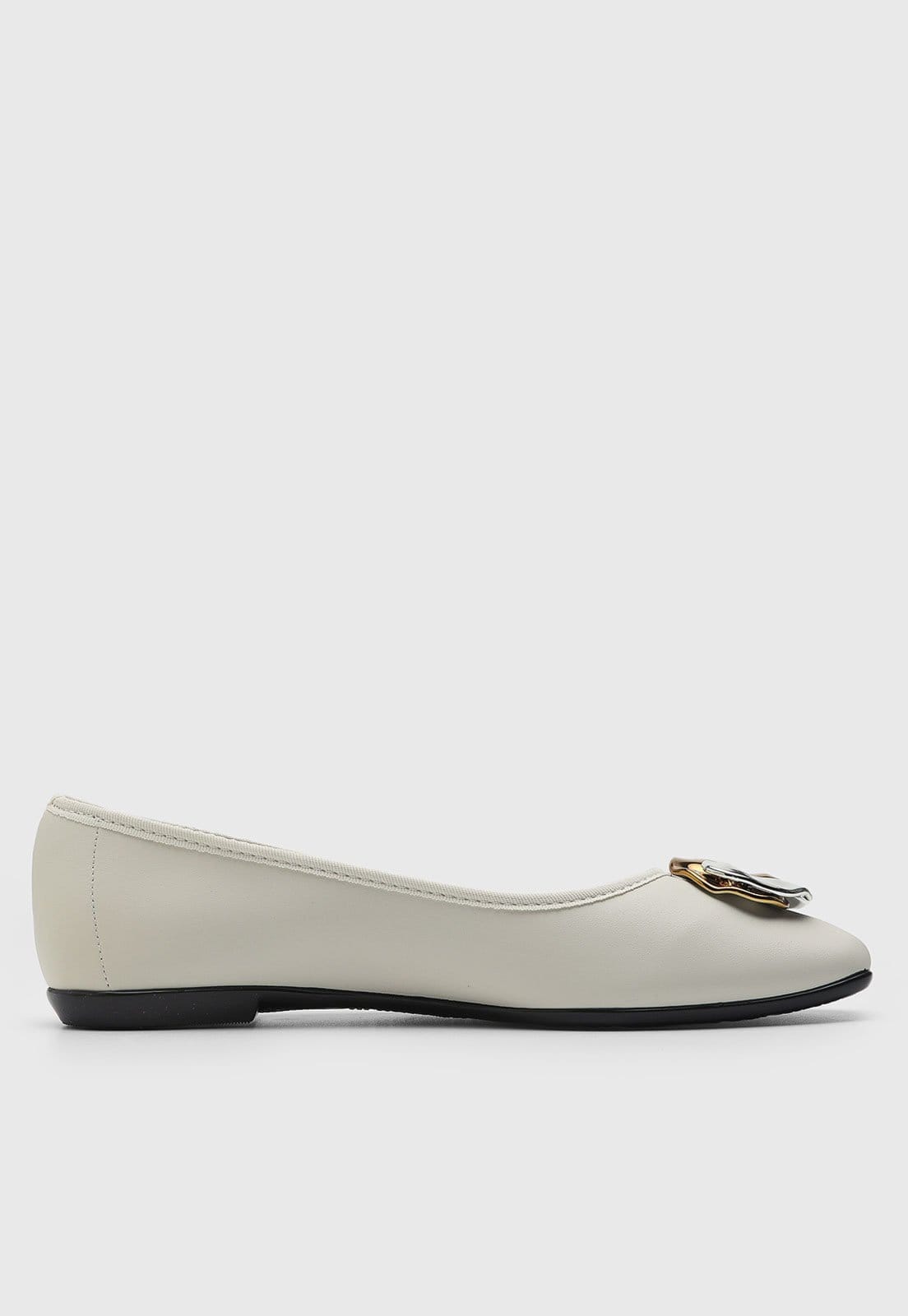 Vista 2 Sapatilha Feminina Moleca Ponta Redonda Aplique Metálico Branca MOLECA branco