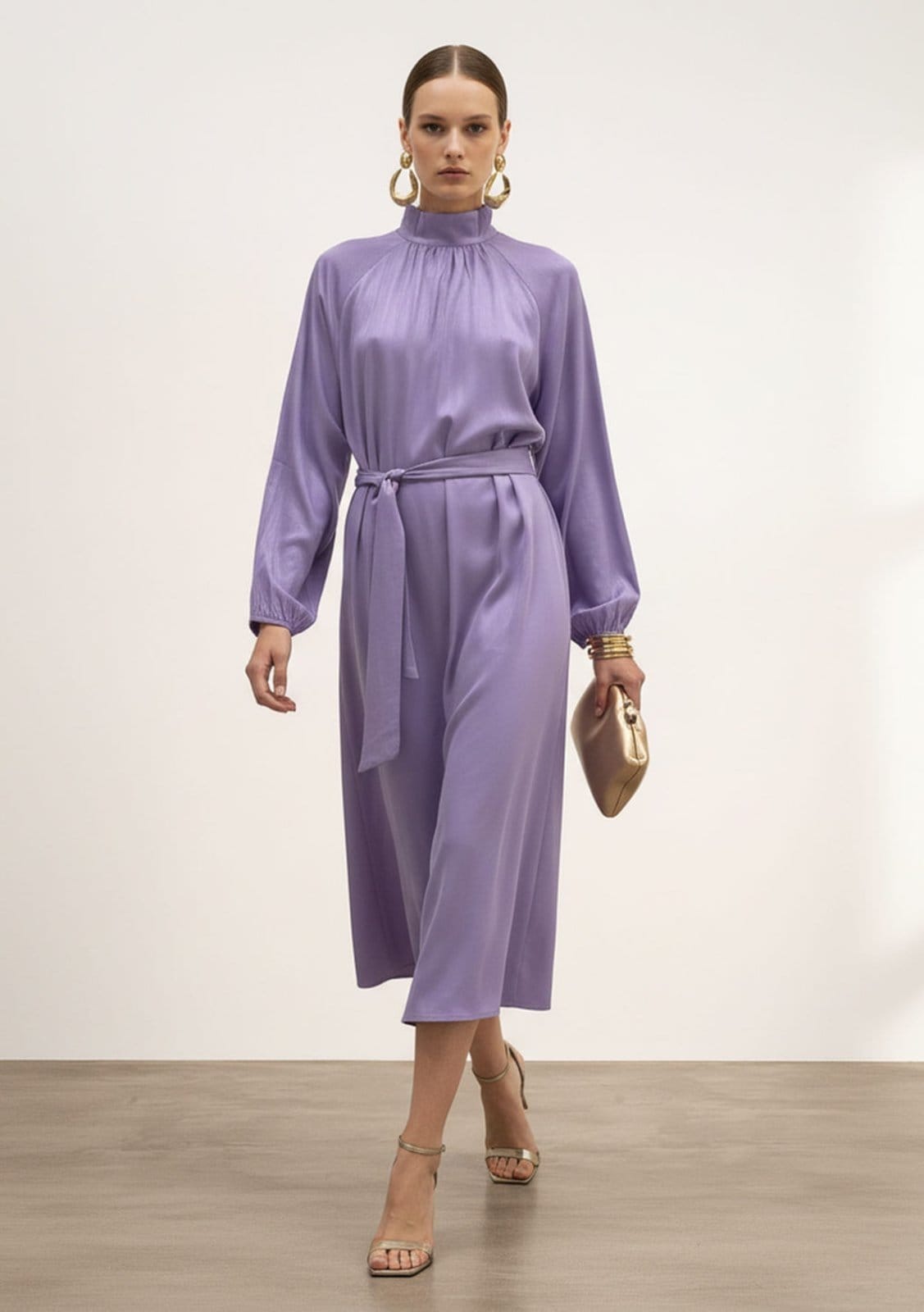 Vestido Iódice Solto Gola Alta Manga Longa Midi