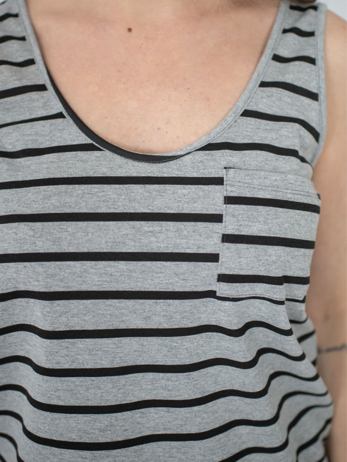 Vista 2 Pijama Feminino Regata Luana Mescla Listrado - Preto Piante multicolorido