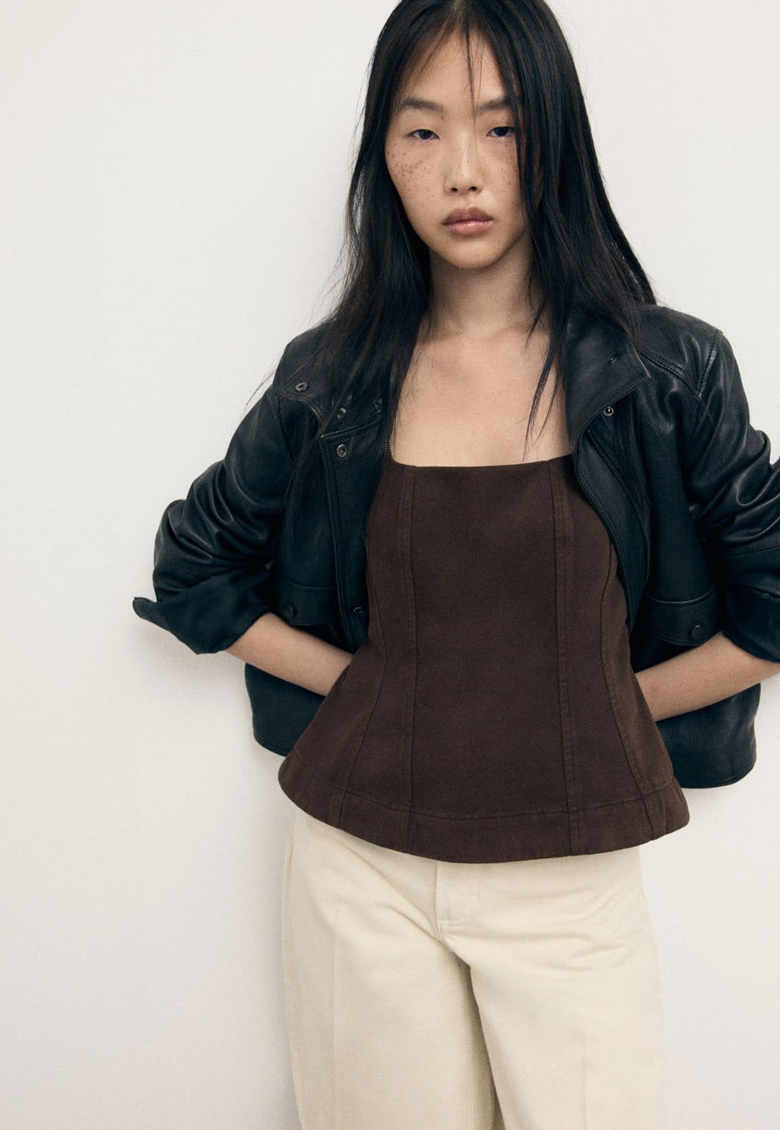 Vista principal Regata Feminina Mango Charlot Corpete Mango marrom