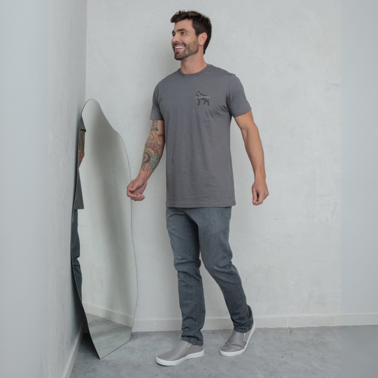 Vista 2 Calça Jeans Regular Barra Normal Masculina Revanche Pordônio Revanche unico