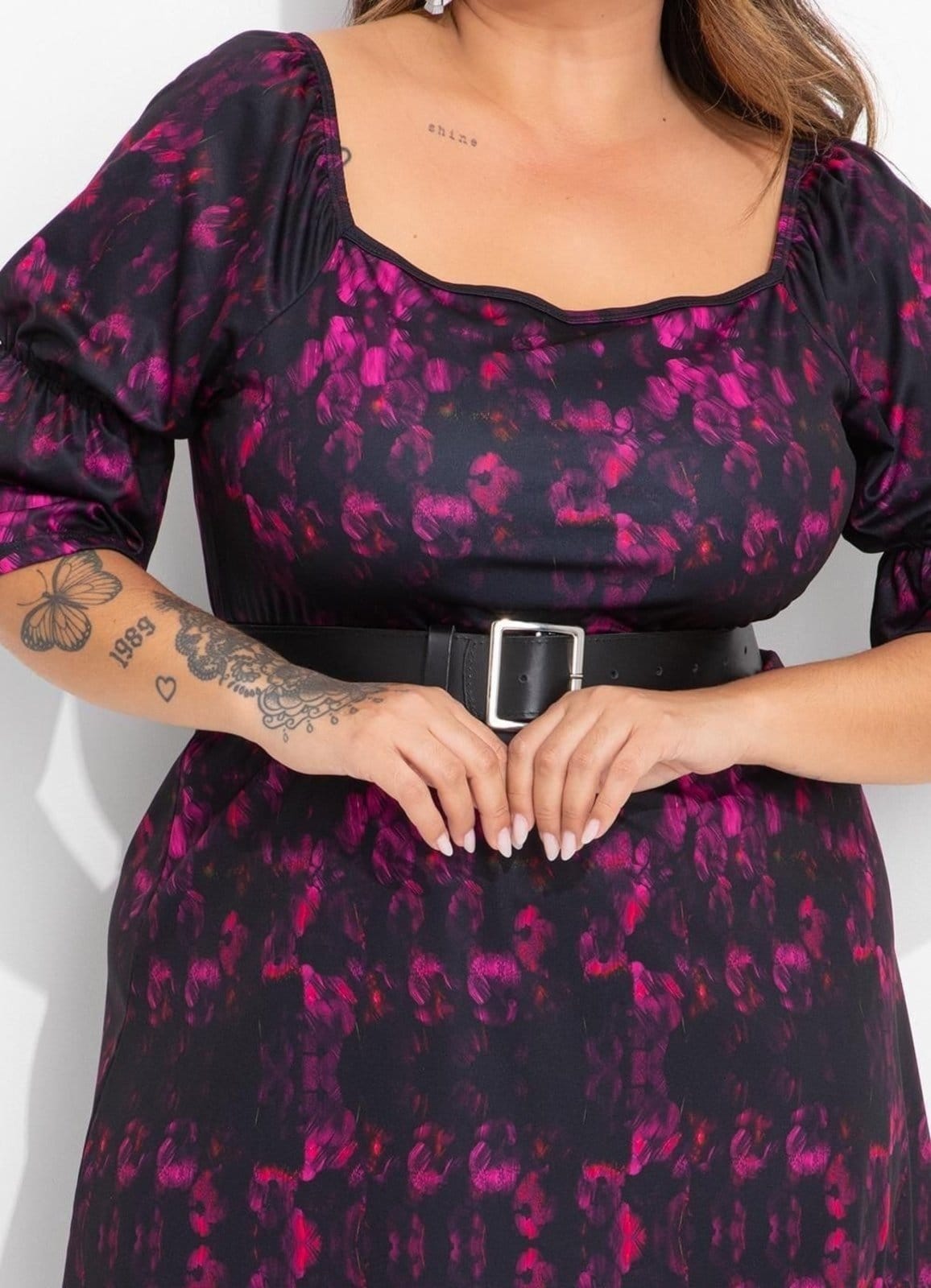 Vista 2 Vestido Em Jersey Acetinado Floral Ultravioleta Marguerite preto