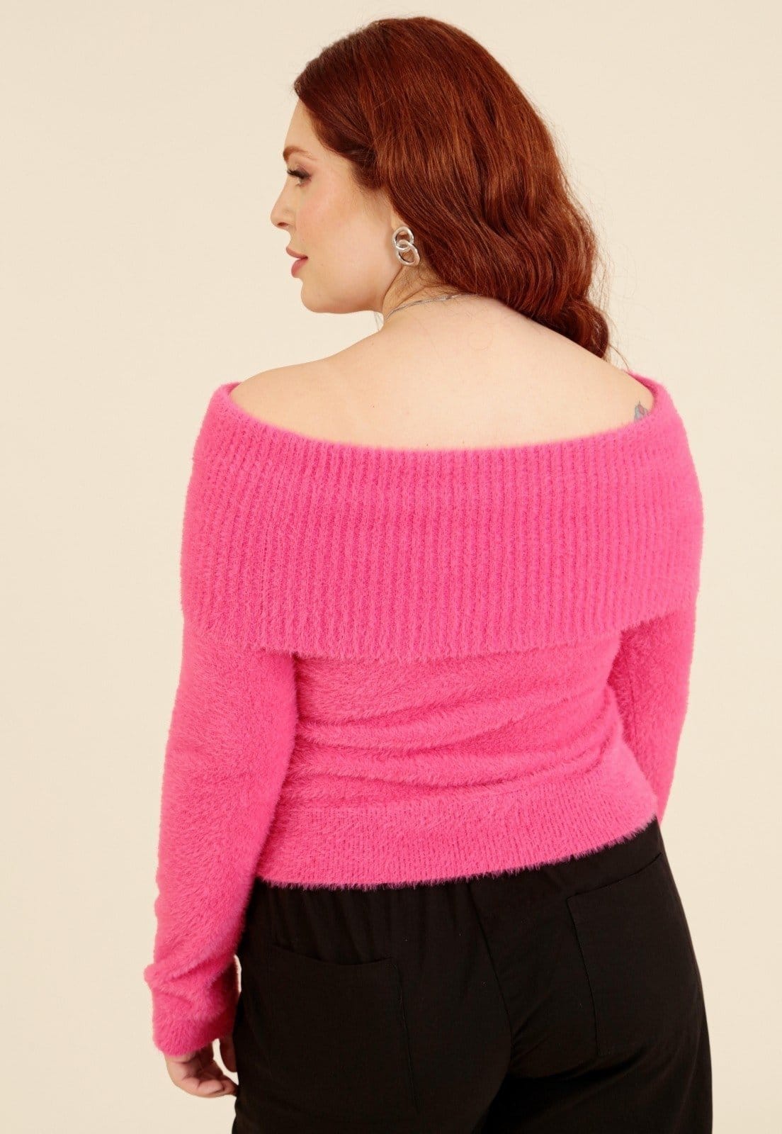 Vista 2 Blusa Pop Me Tricô Pelinho Ombro A Ombro Pop Me rosa