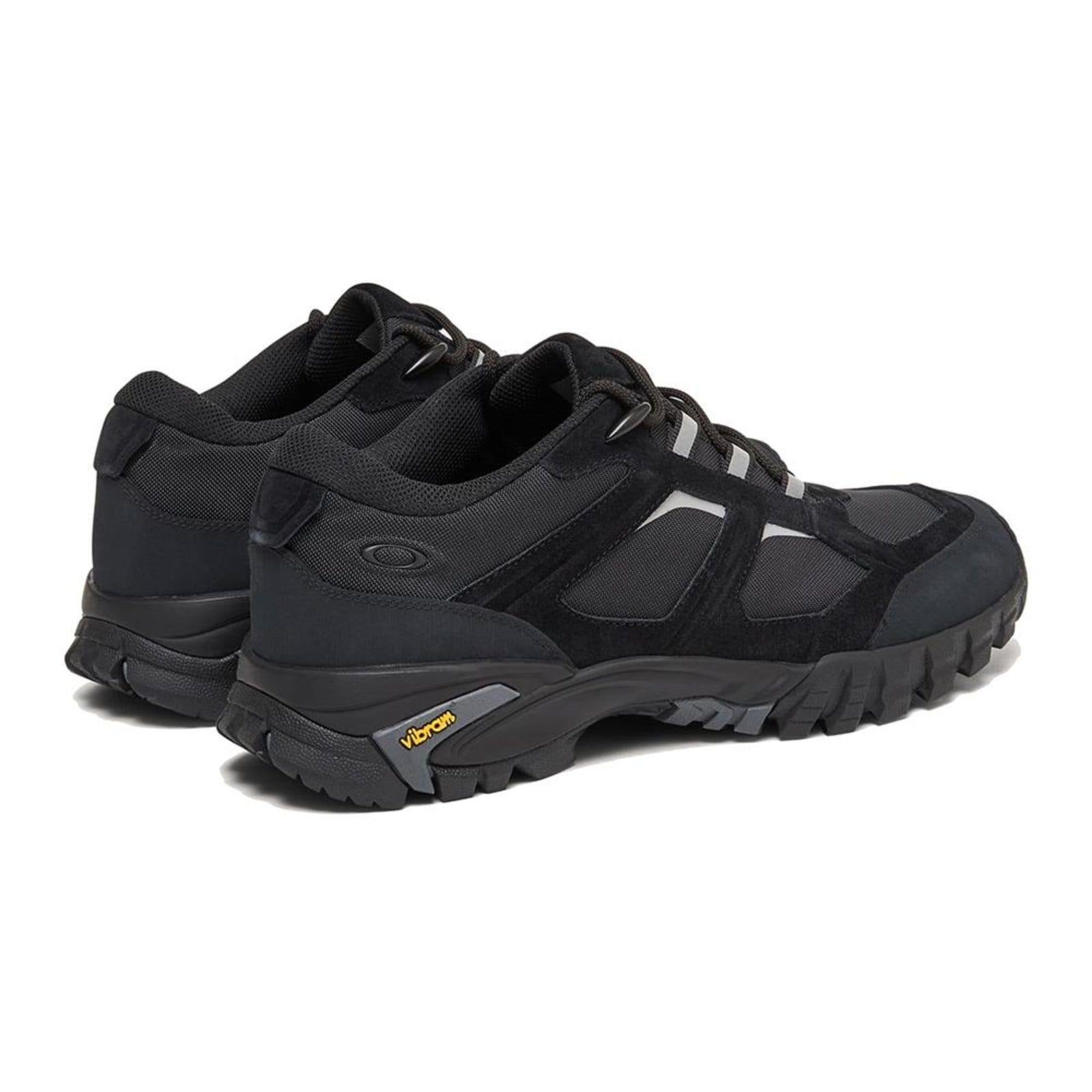 Vista 2 Tênis Oakley Sierra Terrain SM26 Masculina Blackout Oakley preto