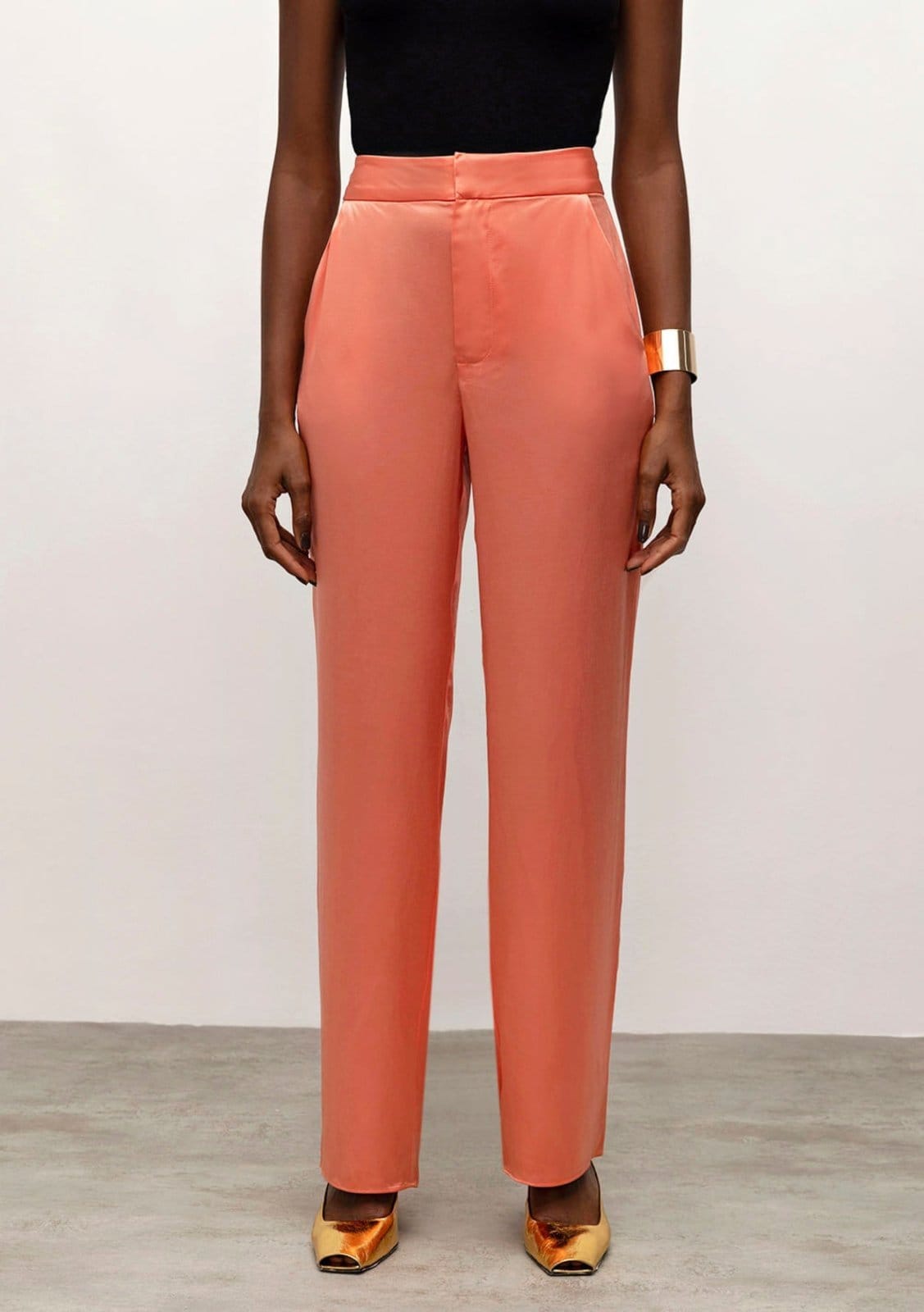 Vista 2 Calça Iódice Reta Cós Alto Bolso-Faca IÓDICE laranja