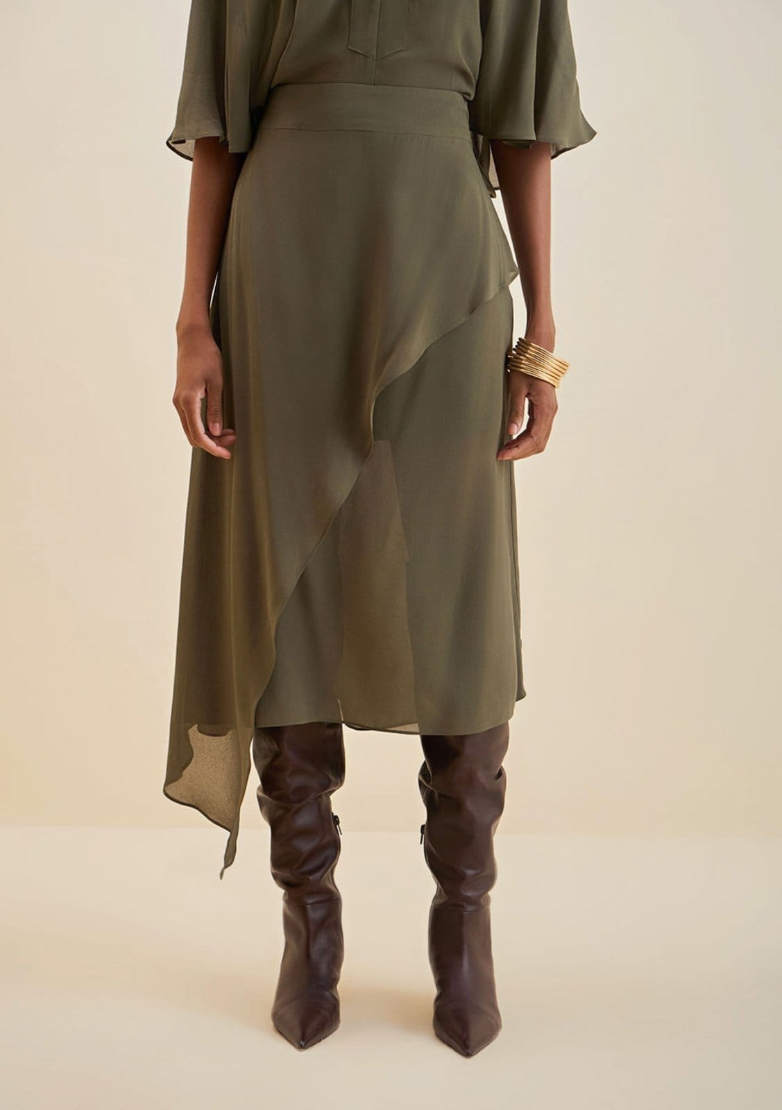 Vista 2 Saia Morena Rosa Reta Alta Midi Verde Morena Rosa verde rosa