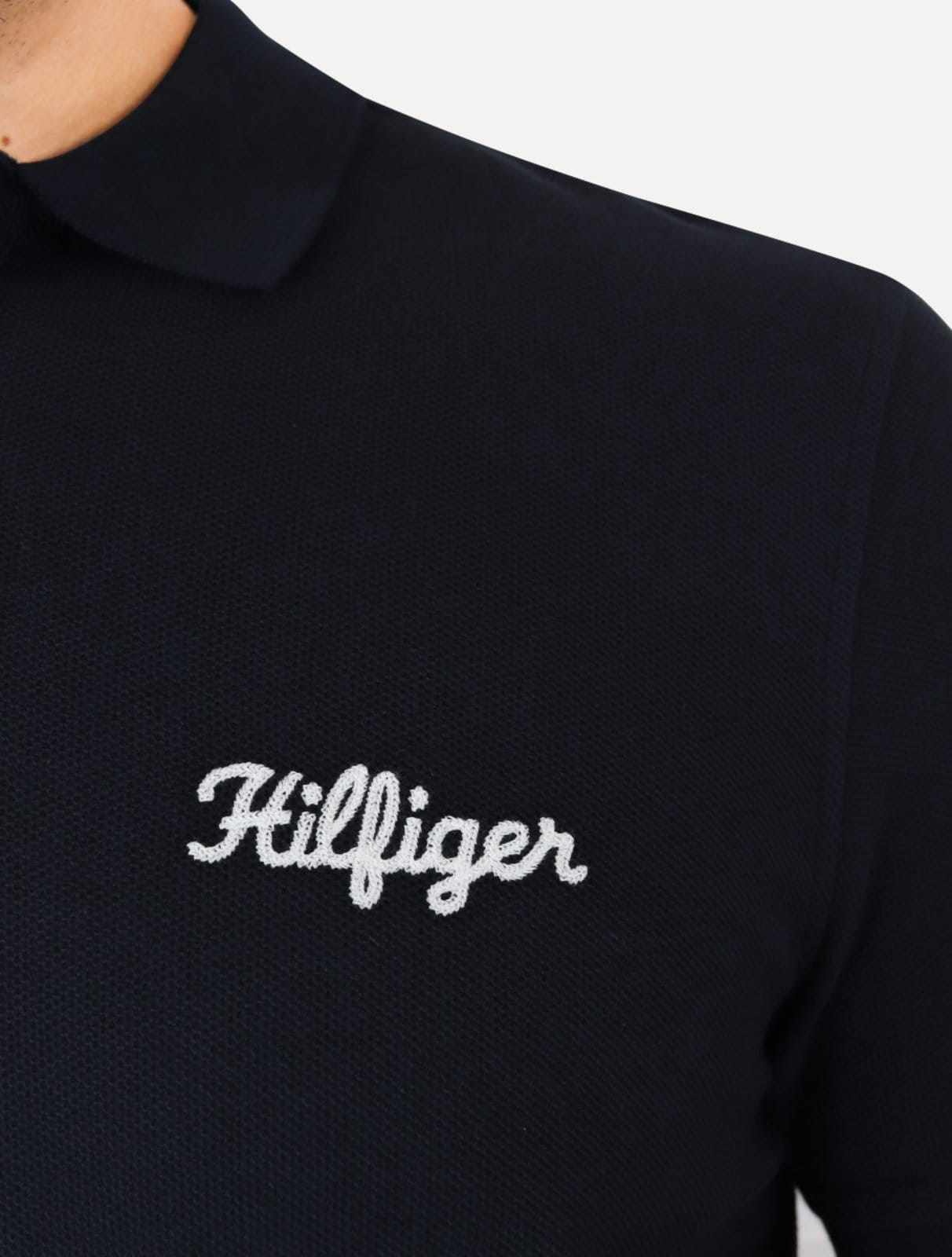 Vista 2 Polo Tommy Hilfiger Masculina Regular Piquet Graphic Icon Embroidery Tommy Hilfiger azul marinho