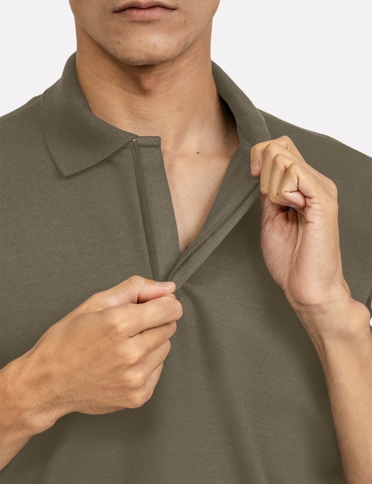 Vista 2 Polo K&J Black Regular Piquet Premium Zíper Cáqui King E Joe cáqui black