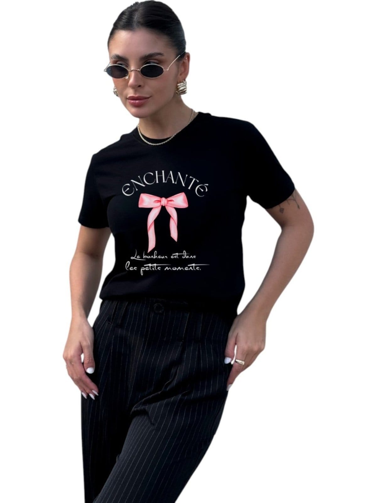 Vista 2 Camiseta Cianitas Preta Estampa Laço Enchanté Cianitas preto