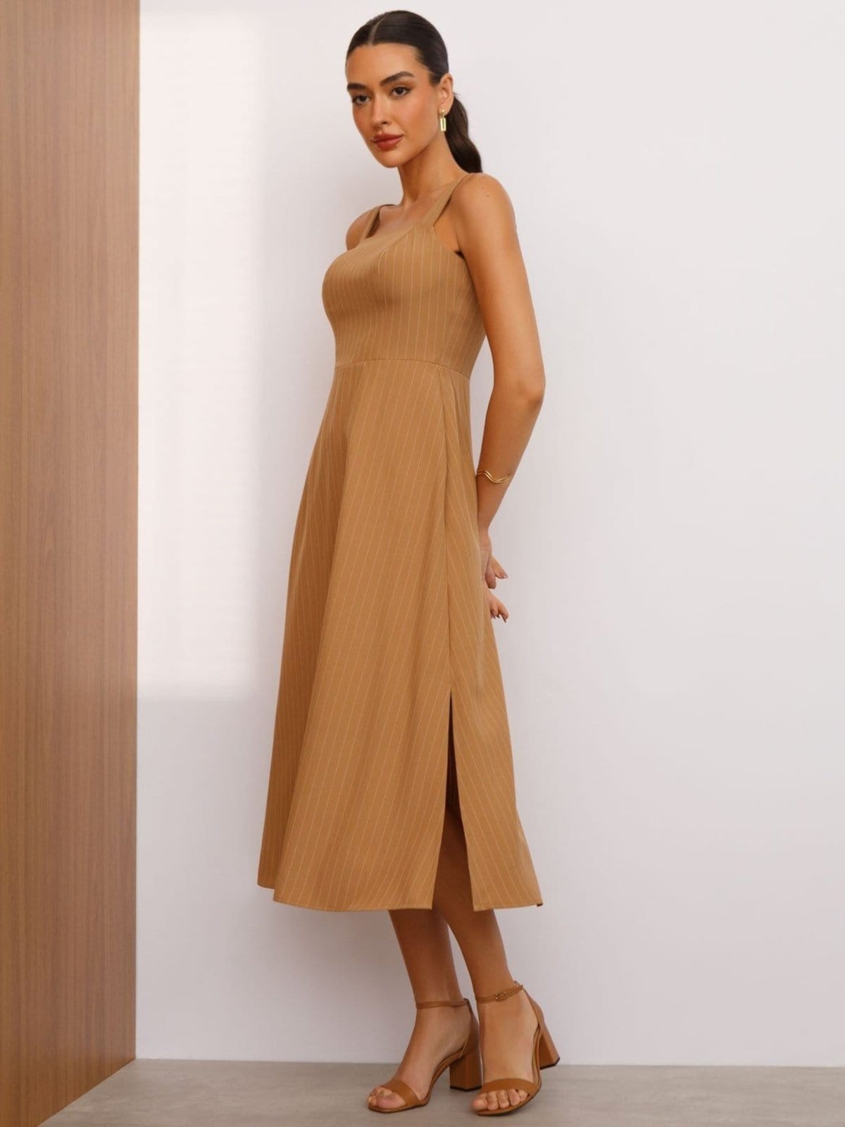 Vista 2 Vestido Alfaiataria Midi em Viscose Listrada Camel Tricia Principessa café/caramelo/marrom