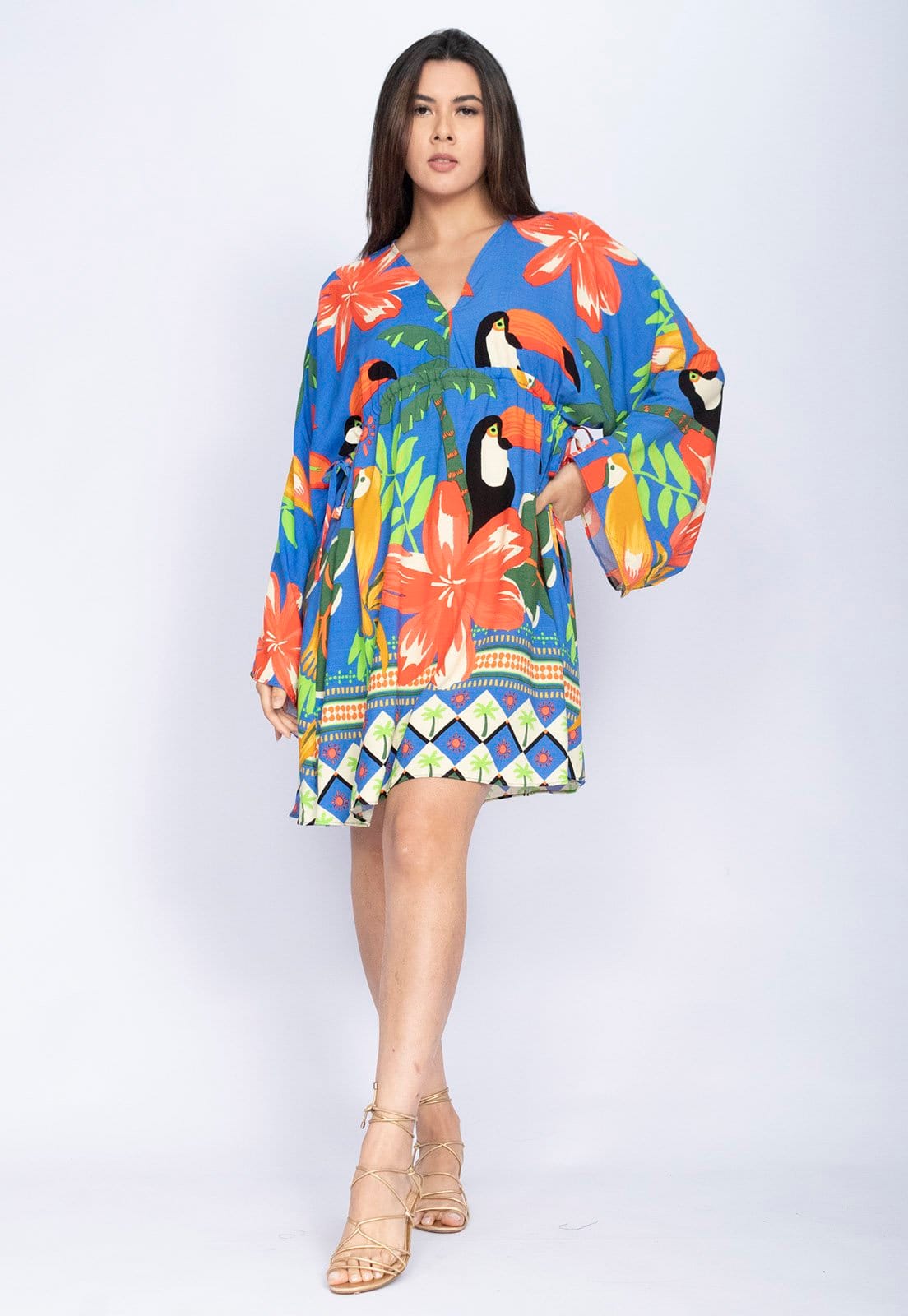 Vista 2 Vestido Amazônia Vital Curto Manga Ampla Estampa Tucanê Amazonia Vital azul/estampado