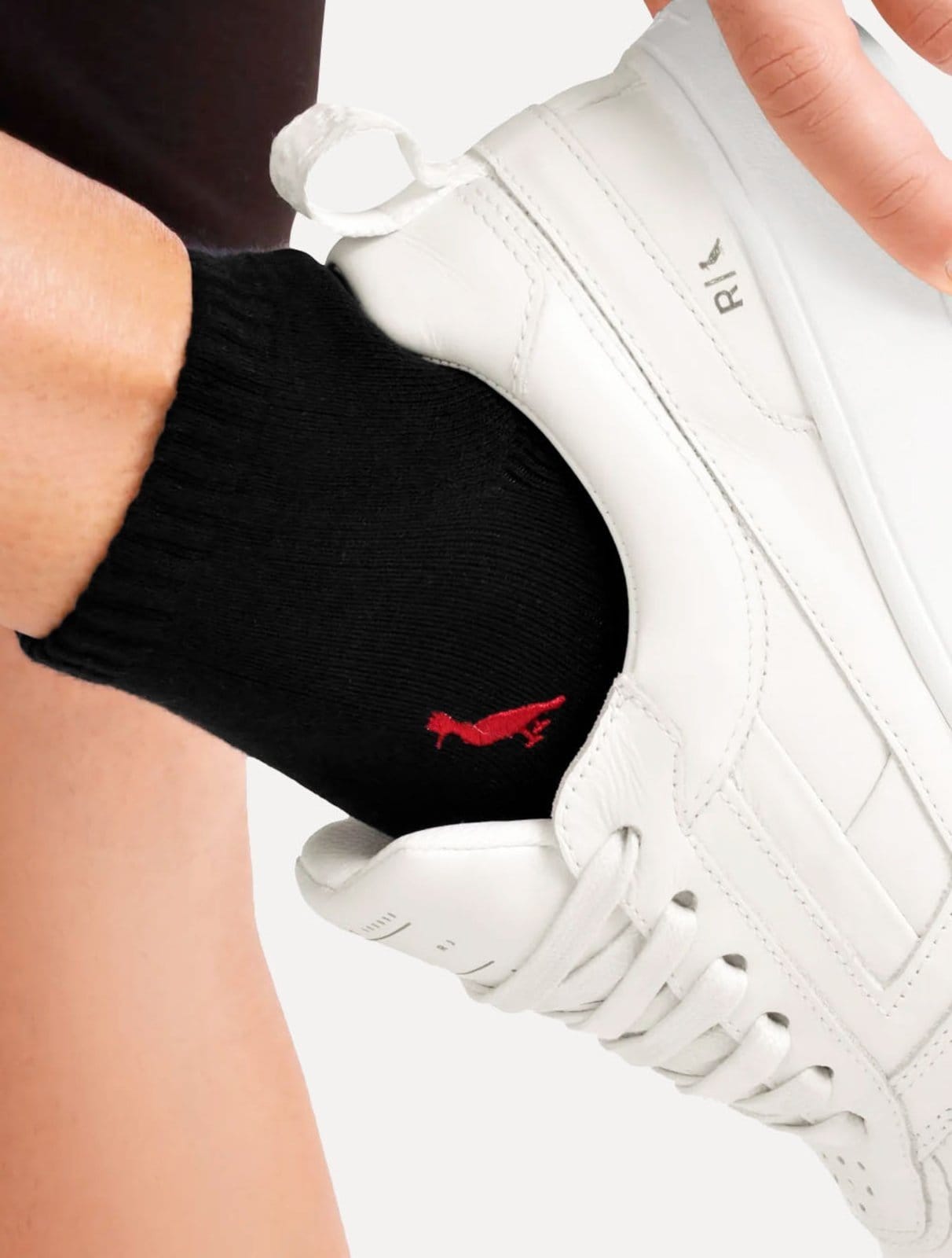 Vista 2 Meia Reserva Masculina Cano Curto Pica-Pau Bordado Preta Kit 2 Pares Reserva preto