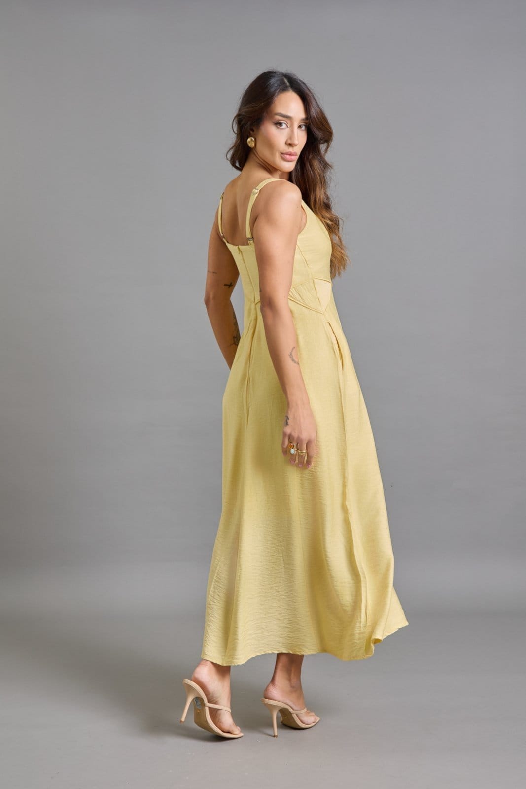 Vista 2 Vestido Midi com Alças Reguláveis e Bolsos Laterais Lemier Collection LEMIER amarelo