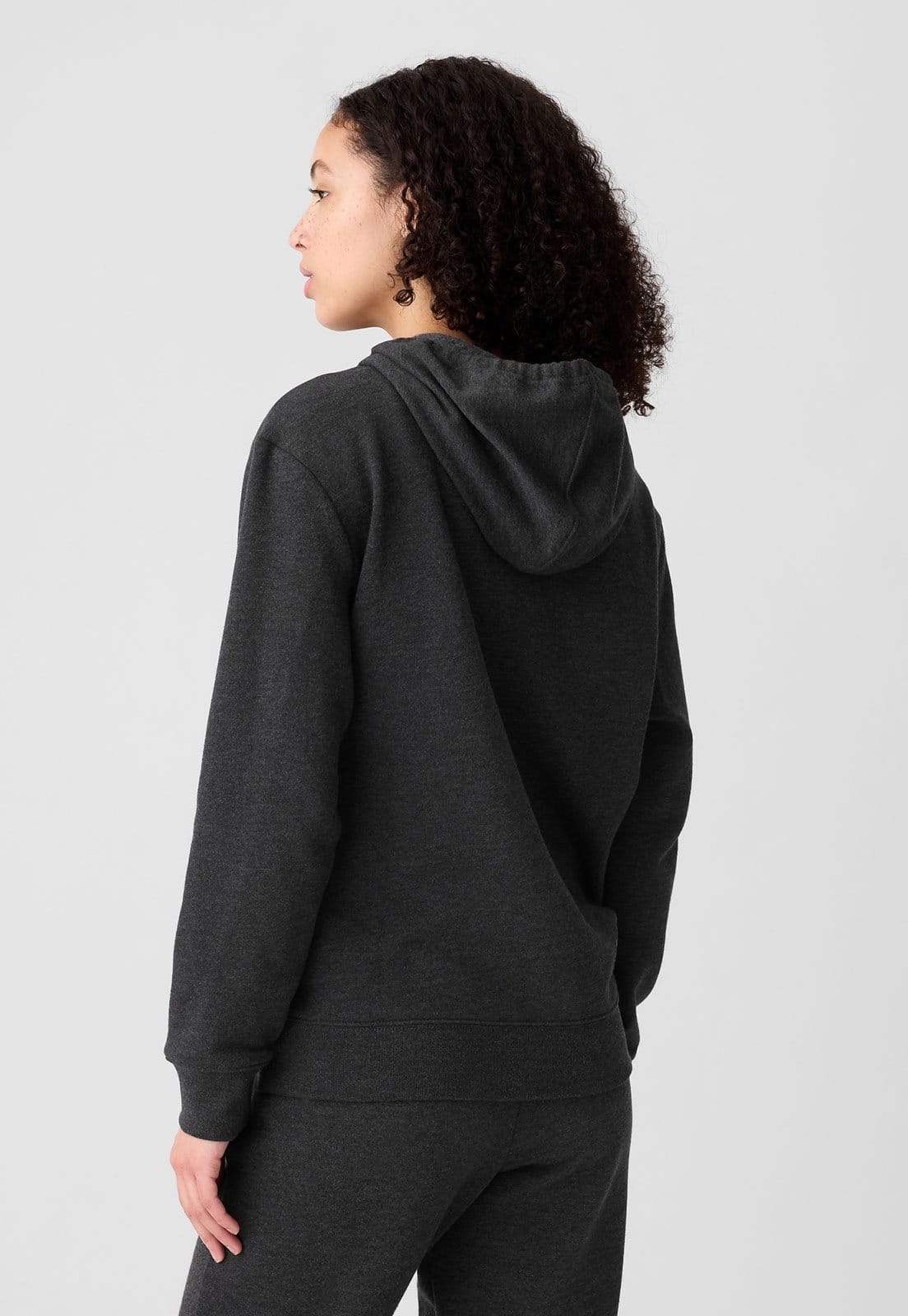 Vista 2 Blusa de Moletom com Capuz Flanelada Fechada GAP Logo Bordado Grafite GAP cinza