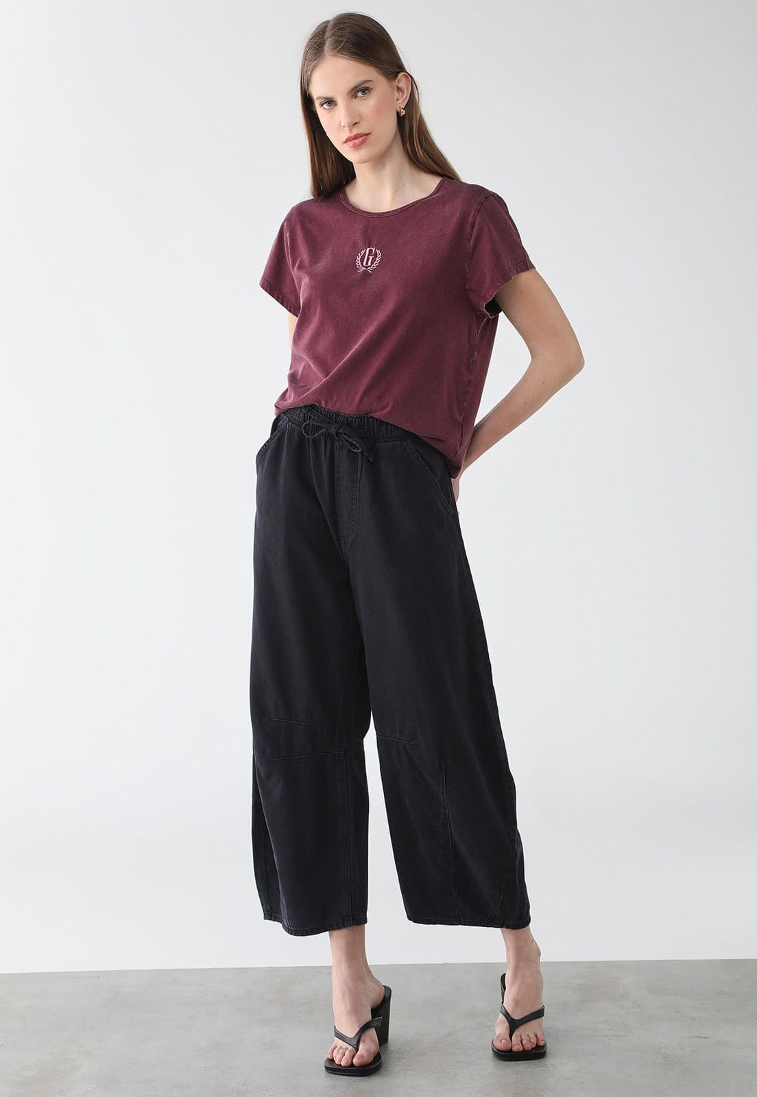 Vista 2 Calça Feminina GAP Ampla Preta GAP preto