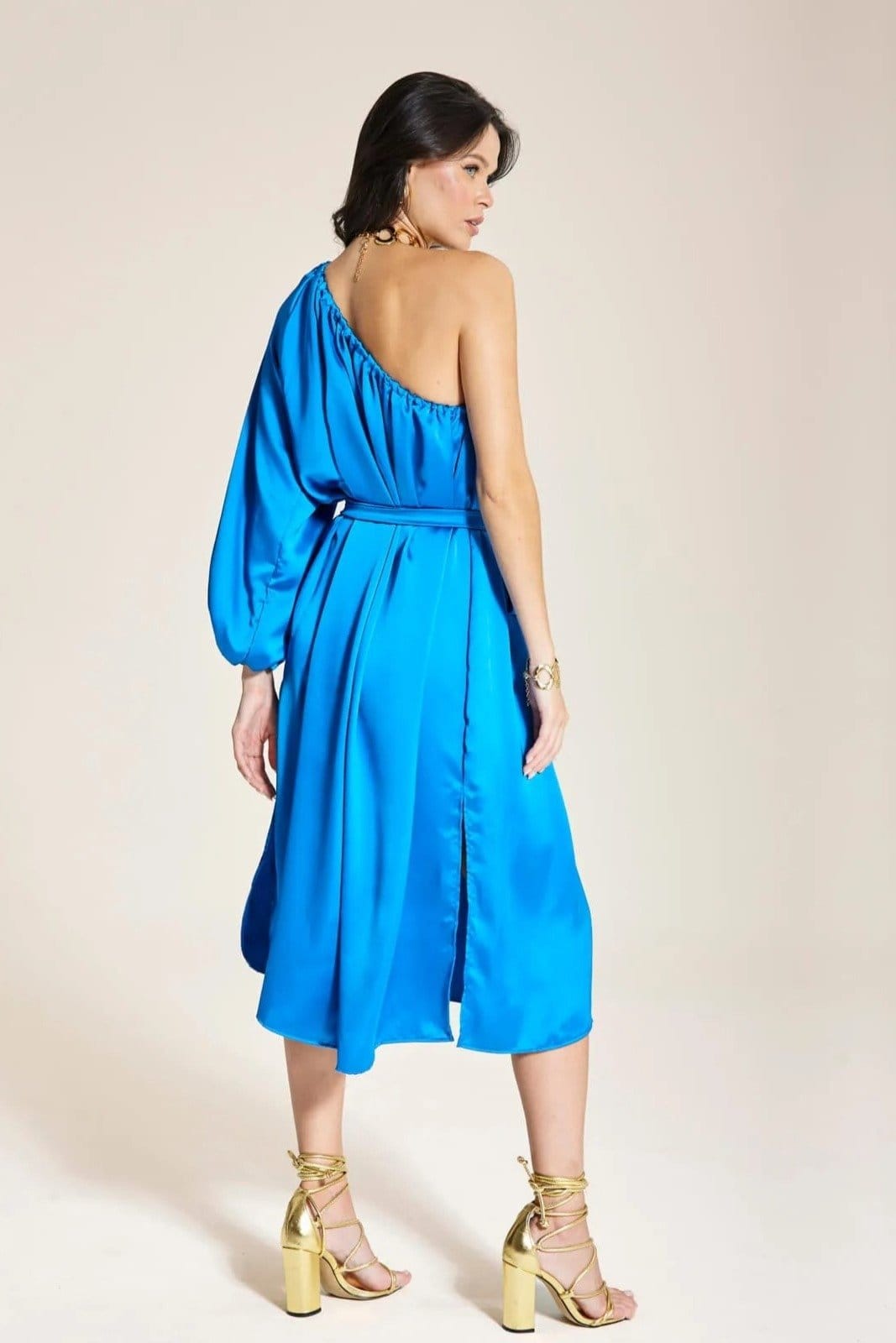 Vista 2 Vestido Cetim Midi Ombro Só Franjas Gloss Tati Klein VIC BRAND azul