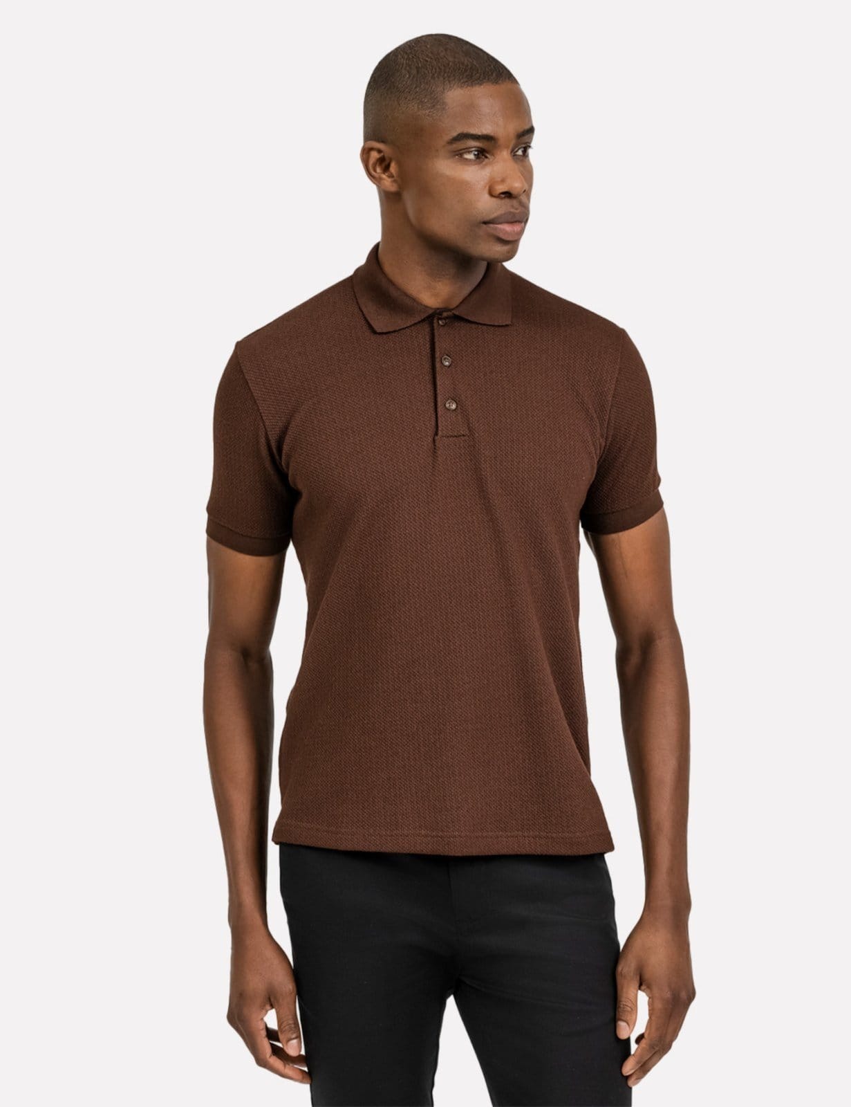 Vista principal Polo K&J Black Regular Malha Textura Marrom King E Joe marrom black