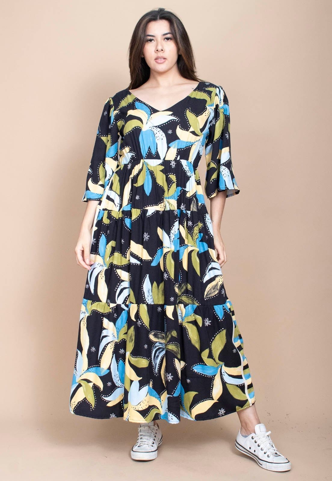 Vista 2 Vestido Longo Cabanafree Plano com Manga e Camadas Estampa Jardim Noturno Cabanafree azul/estampado/verde